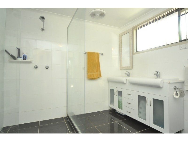 41 Poinsettia Avenue, Hollywell QLD 4216