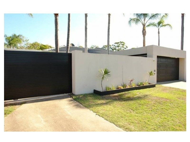 10 Sundown Avenue, Paradise Point QLD 4216