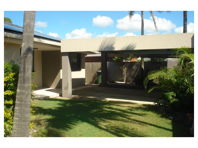 10 Sundown Avenue, Paradise Point QLD 4216