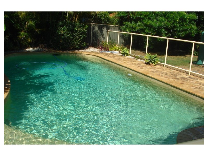 10 Sundown Avenue, Paradise Point QLD 4216