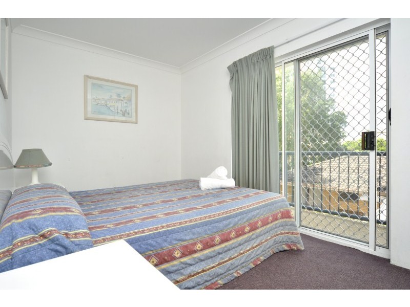 21/125 Frank Street, Labrador QLD 4215