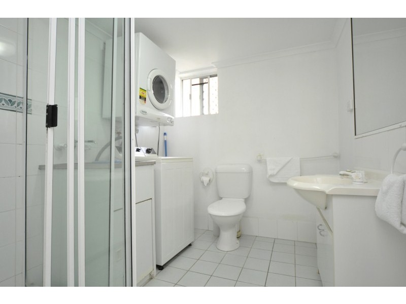 21/125 Frank Street, Labrador QLD 4215