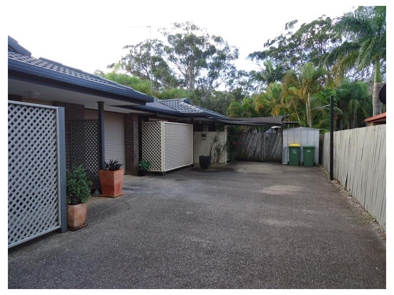 2/9 Jessica Court, Arundel QLD 4214