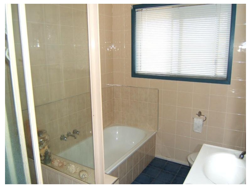 2/9 Jessica Court, Arundel QLD 4214