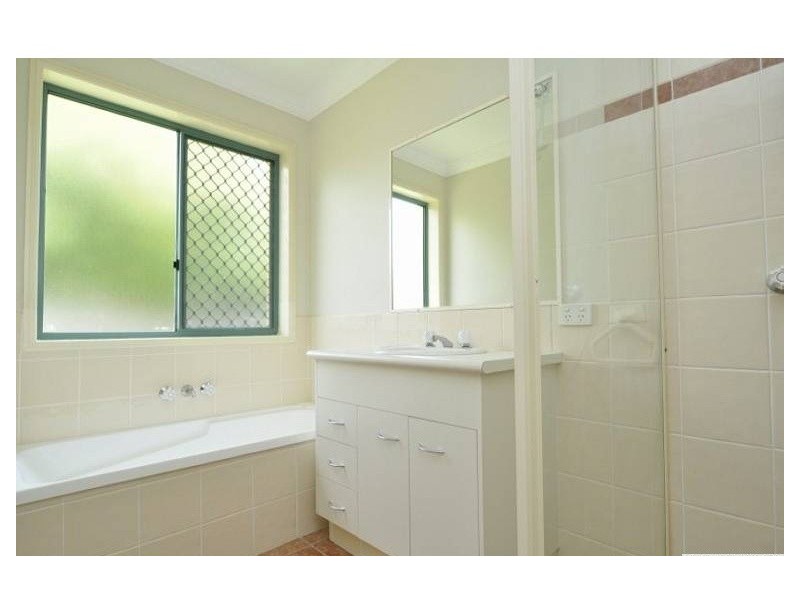 4/222 Central Street, Labrador QLD 4215