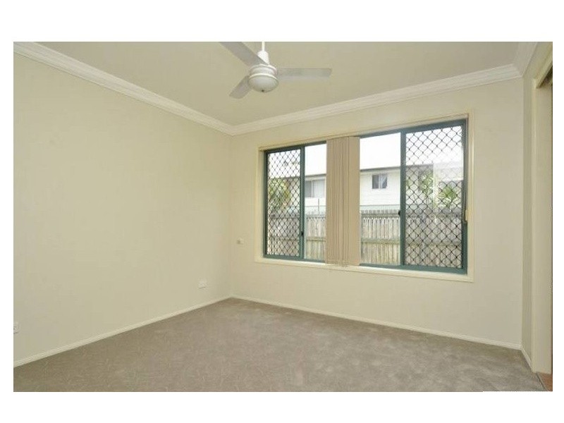 4/222 Central Street, Labrador QLD 4215