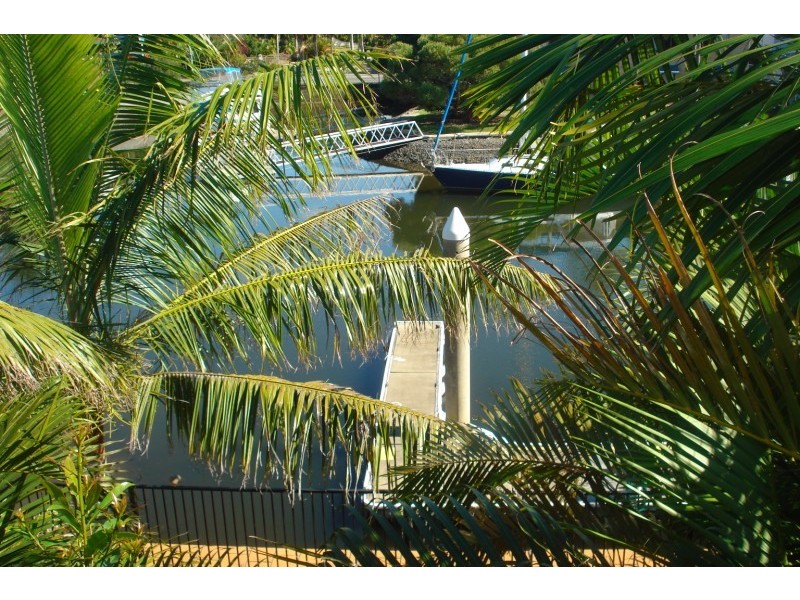 6/12 Canal Avenue, Runaway Bay QLD 4216