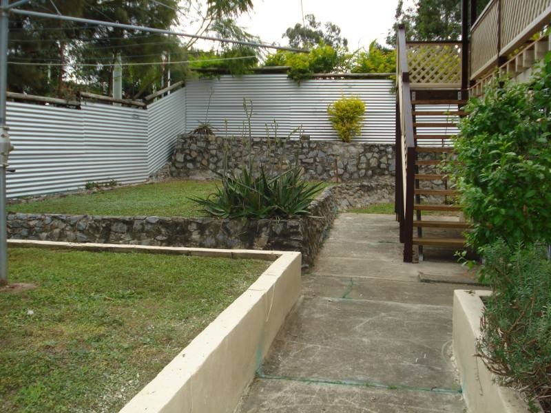 29 Hocking Street, Arundel QLD 4214