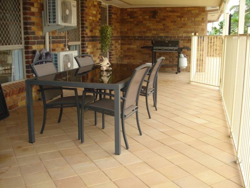 2 Putter Place, Arundel QLD 4214
