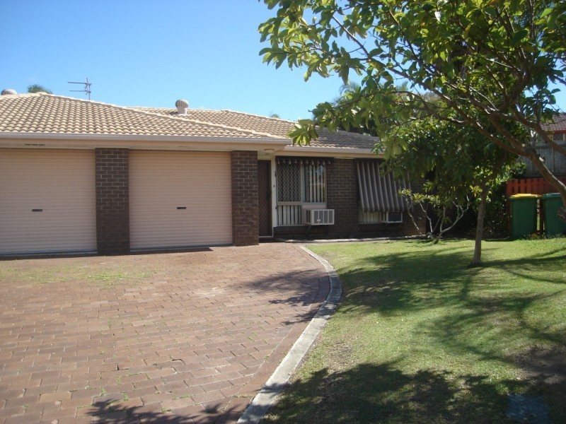 1/8 Galaxy Court, Labrador QLD 4215