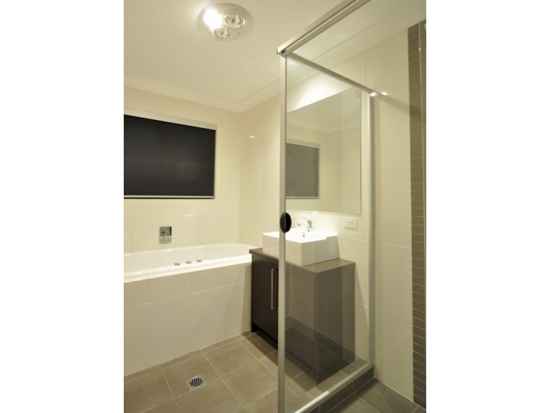 16 Cattleya Court, Hollywell QLD 4216