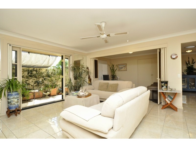 1/19 Mallard Avenue, Paradise Point QLD 4216