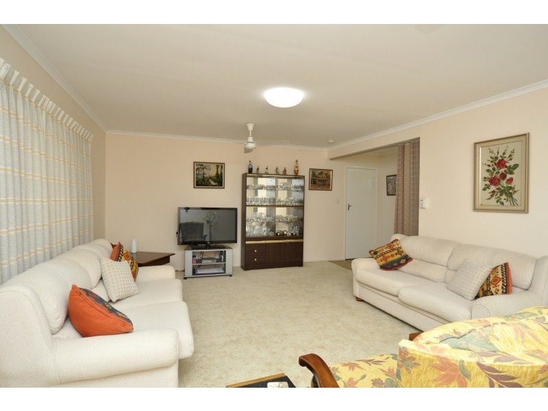1/13 Errol Avenue, Paradise Point QLD 4216