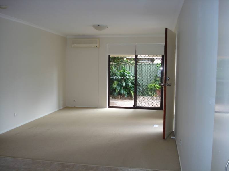 2/74 Botanical Drive, Labrador QLD 4215