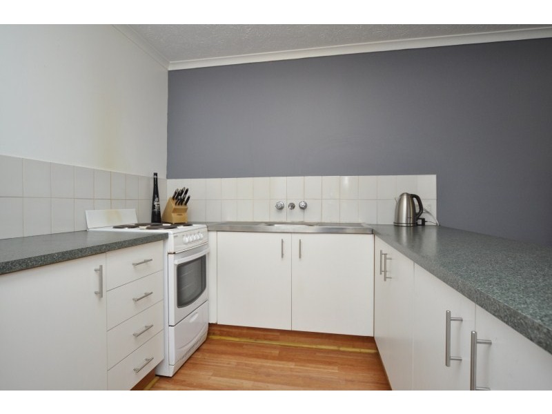 9/25 Ahern Street, Labrador QLD 4215