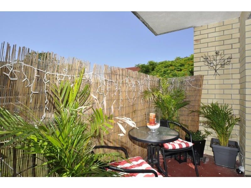 9/25 Ahern Street, Labrador QLD 4215