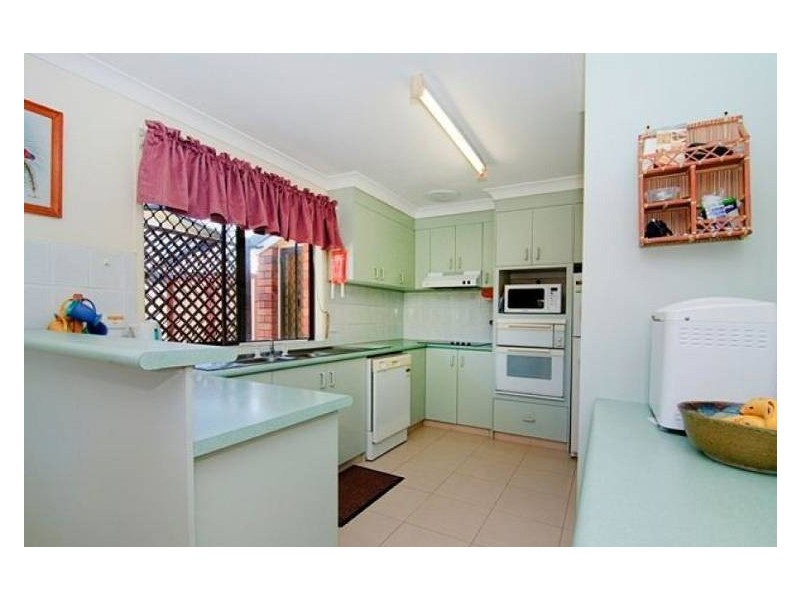 15 Rabaul Avenue, Runaway Bay QLD 4216