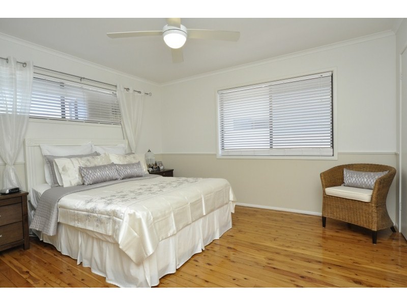 2/13 Errol Avenue, Paradise Point QLD 4216