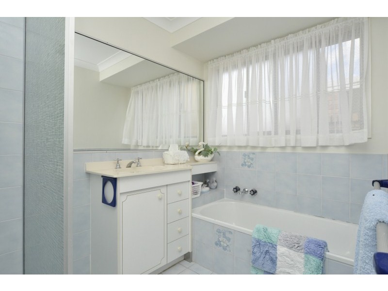 5 Seaspray Street, Paradise Point QLD 4216