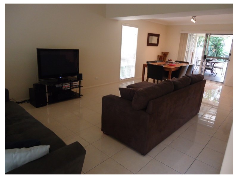 3/17 Kenny Drive, Labrador QLD 4215