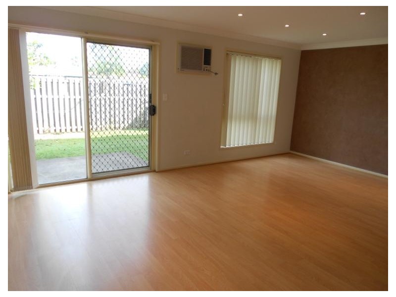 2/183 Government Road, Labrador QLD 4215