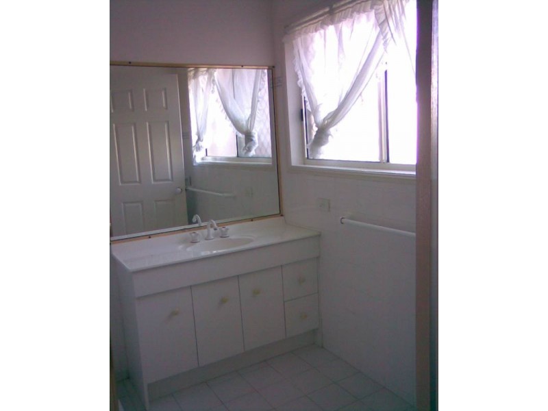 16 Jacaranda Avenue, Hollywell QLD 4216