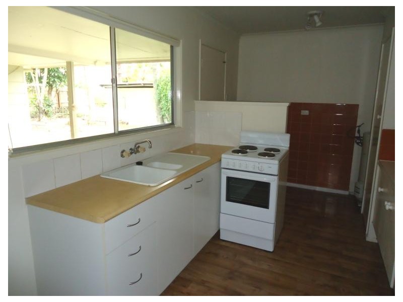 13 Milton Avenue, Paradise Point QLD 4216