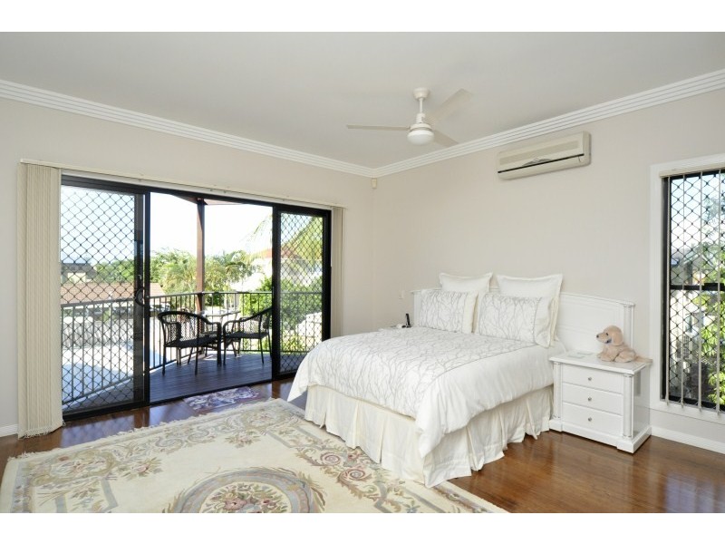 2/61 Paradise Parade, Paradise Point QLD 4216