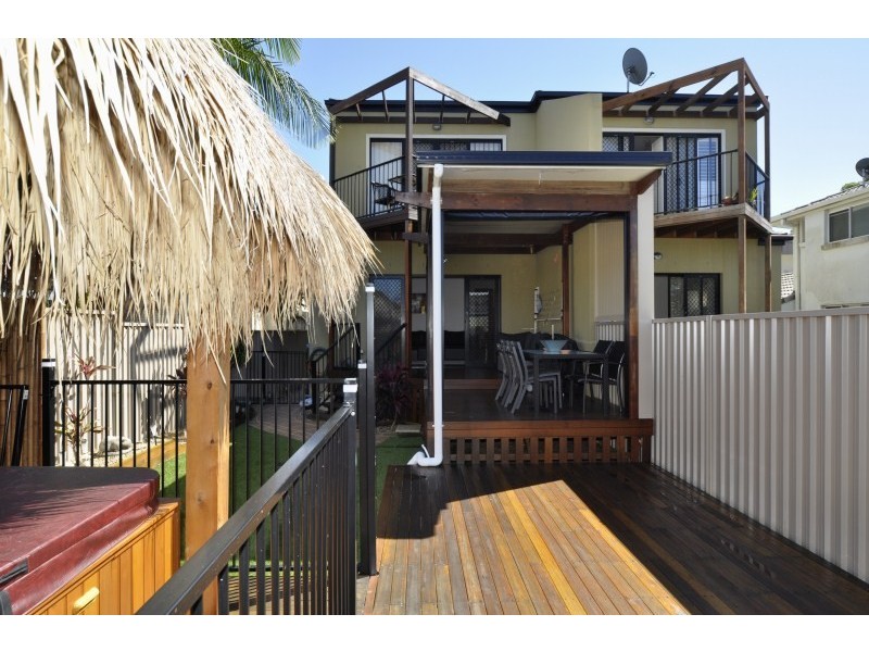 2/61 Paradise Parade, Paradise Point QLD 4216