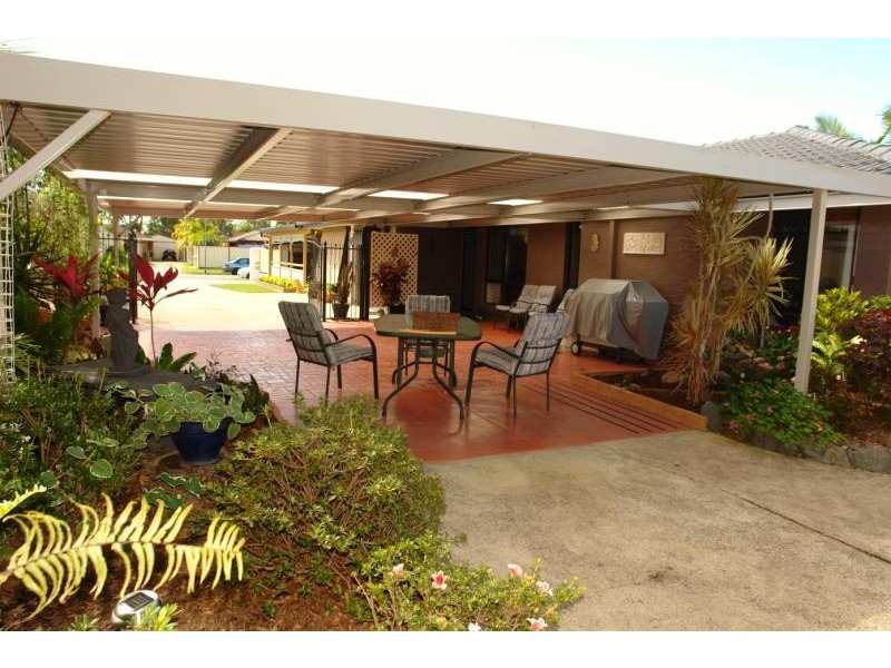 2/18  Stephenson Street, Labrador QLD 4215