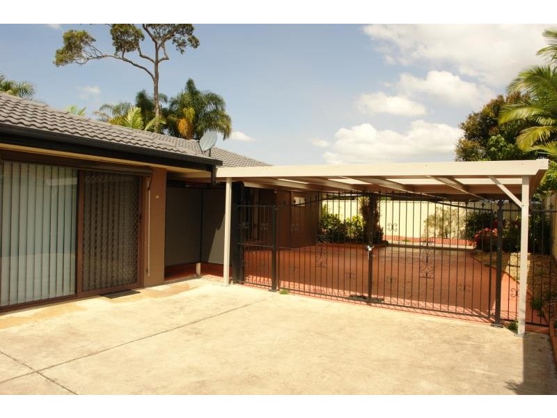 2/18  Stephenson Street, Labrador QLD 4215