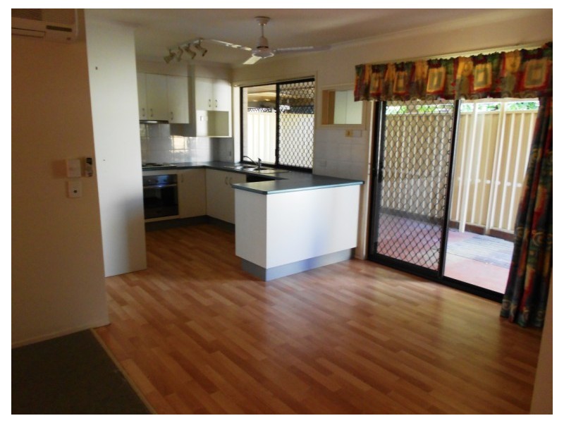 2/18  Stephenson Street, Labrador QLD 4215