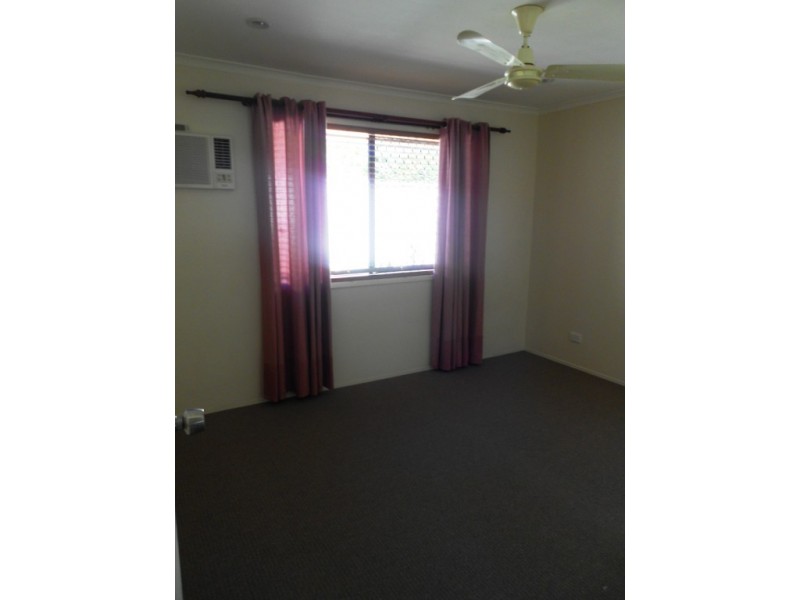 2/18  Stephenson Street, Labrador QLD 4215