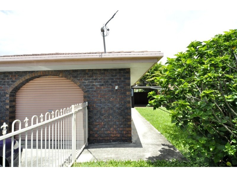 1/51 Government Road, Labrador QLD 4215