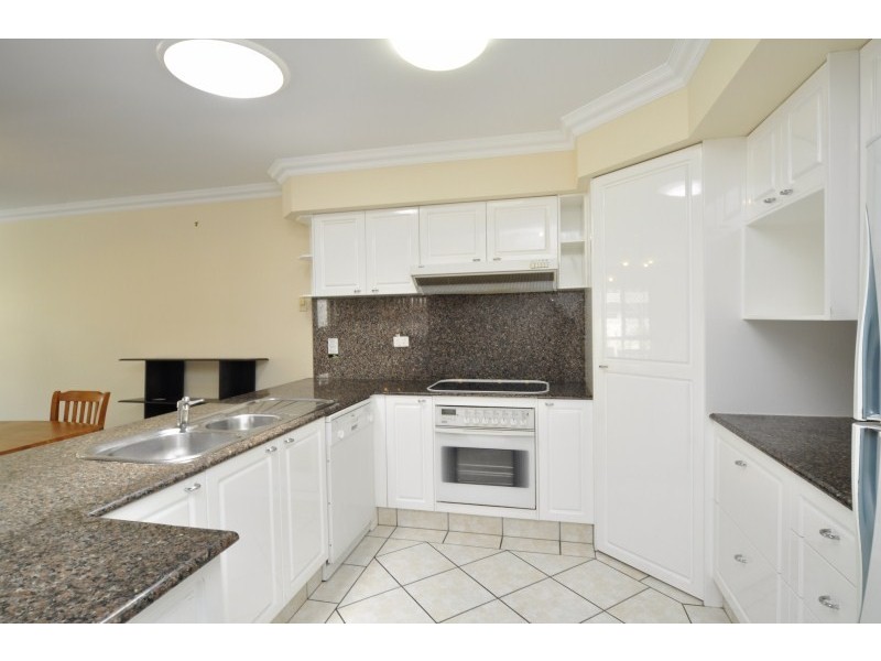 2/133 Bayview Street, Runaway Bay QLD 4216