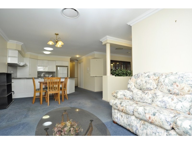 2/133 Bayview Street, Runaway Bay QLD 4216