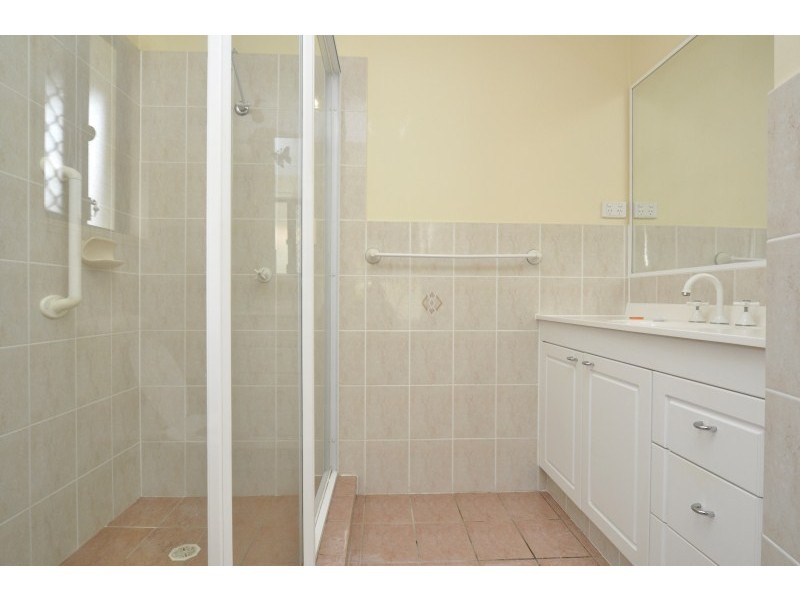 2/133 Bayview Street, Runaway Bay QLD 4216