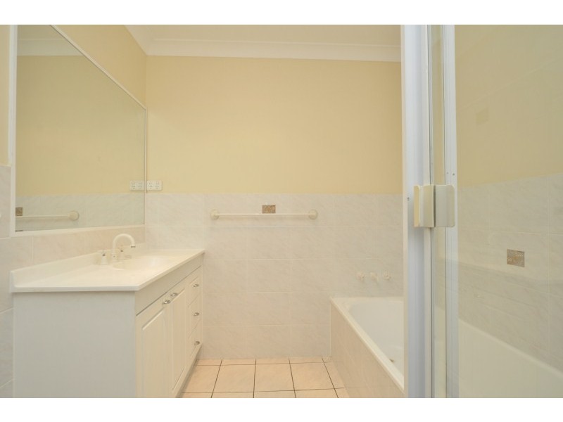 2/133 Bayview Street, Runaway Bay QLD 4216