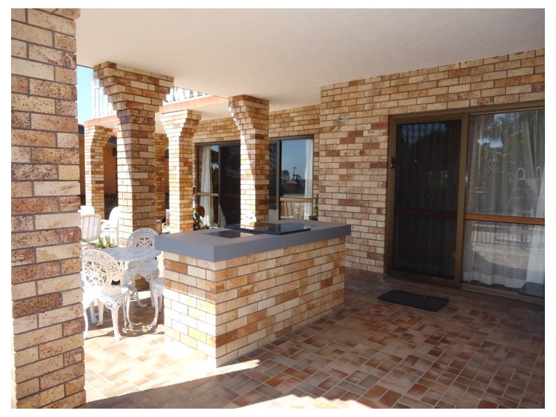 67 Whiting Street, Labrador QLD 4215