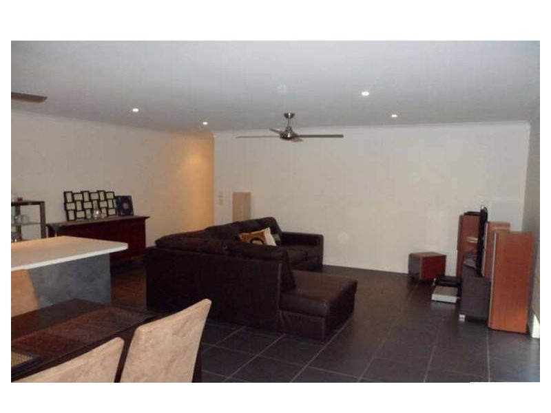 1/49 Morinda Way, Labrador QLD 4215