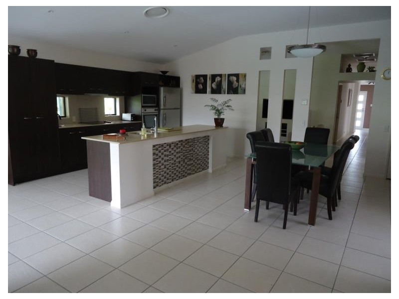 12 Torquay Place, Arundel QLD 4214