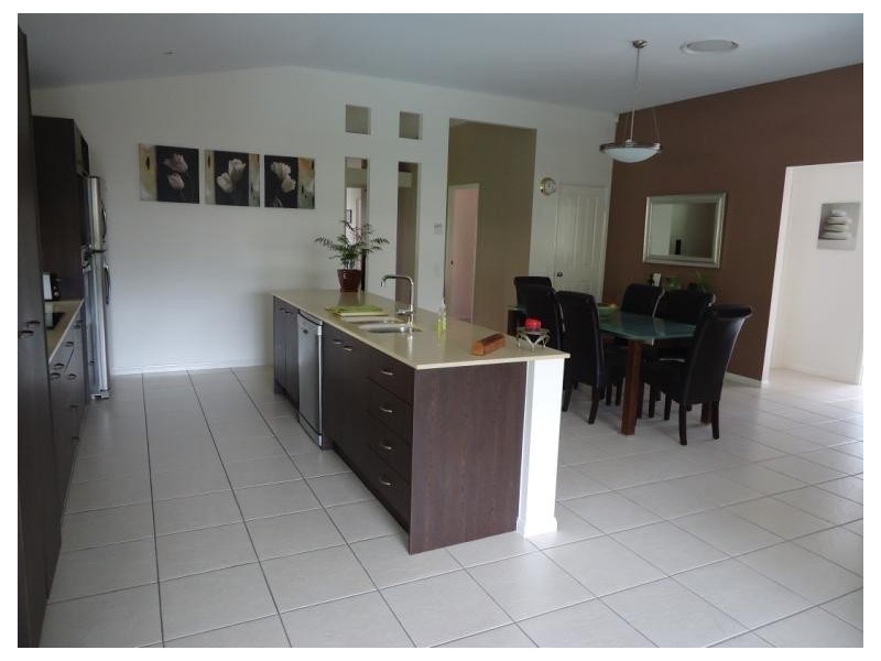 12 Torquay Place, Arundel QLD 4214