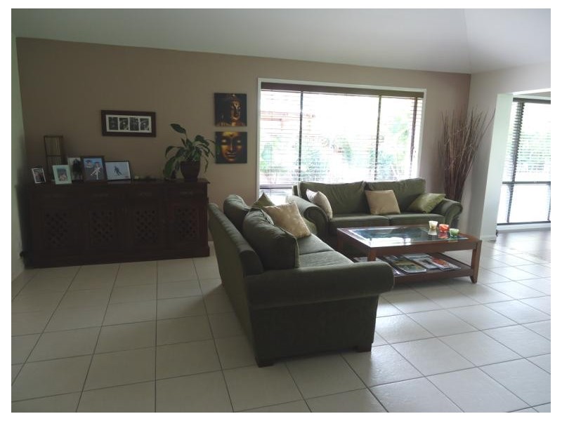 12 Torquay Place, Arundel QLD 4214