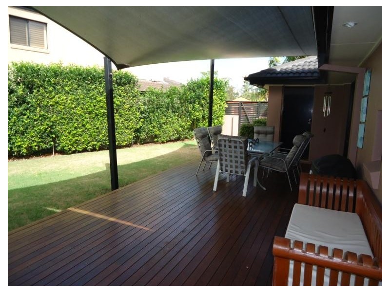 12 Torquay Place, Arundel QLD 4214