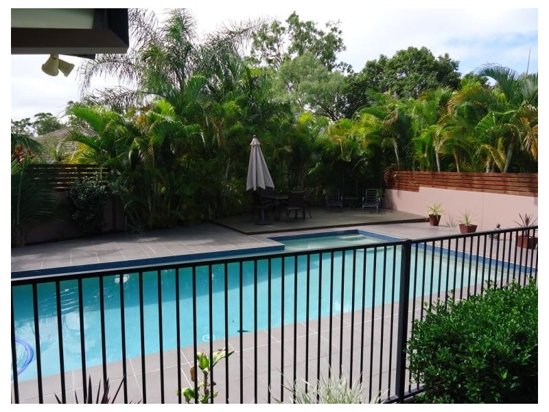 12 Torquay Place, Arundel QLD 4214