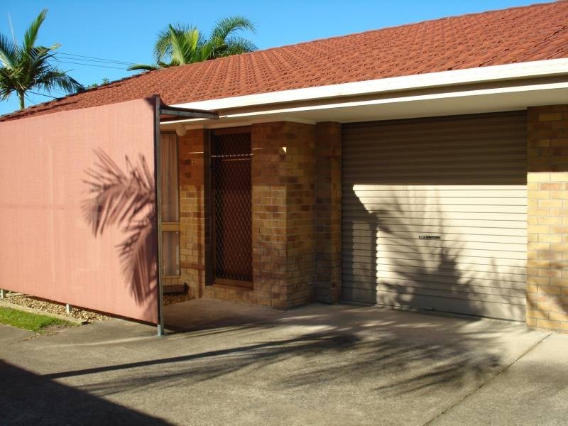 1/142 Whiting Street, Labrador QLD 4215
