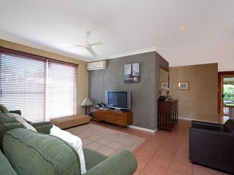 8 Cutter Court, Helensvale QLD 4212