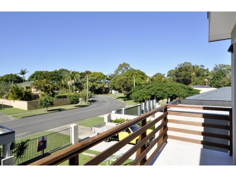 16 Deagon Drive, Runaway Bay QLD 4216