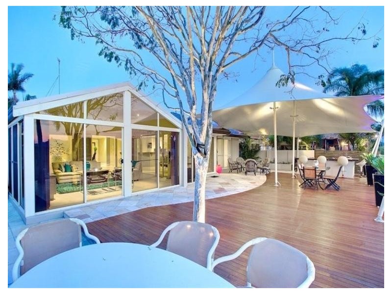 16 O’Grady Drive, Paradise Point QLD 4216