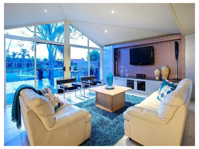 16 O’Grady Drive, Paradise Point QLD 4216